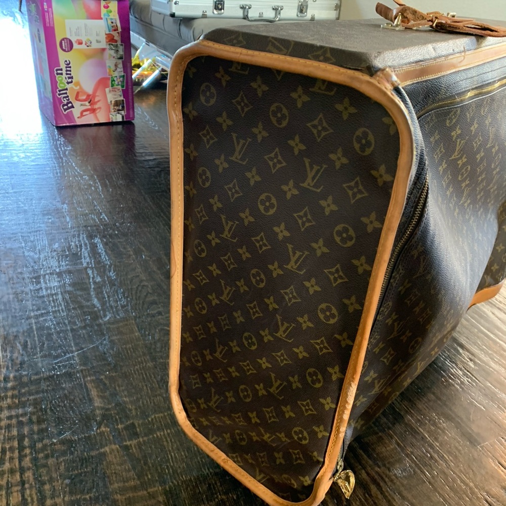 Vintage 1980s Louis Vuitton Suitcase w/Wheels ✅ AUTHENTICATED BY POSHMARK✅ - Picture 3 of 12